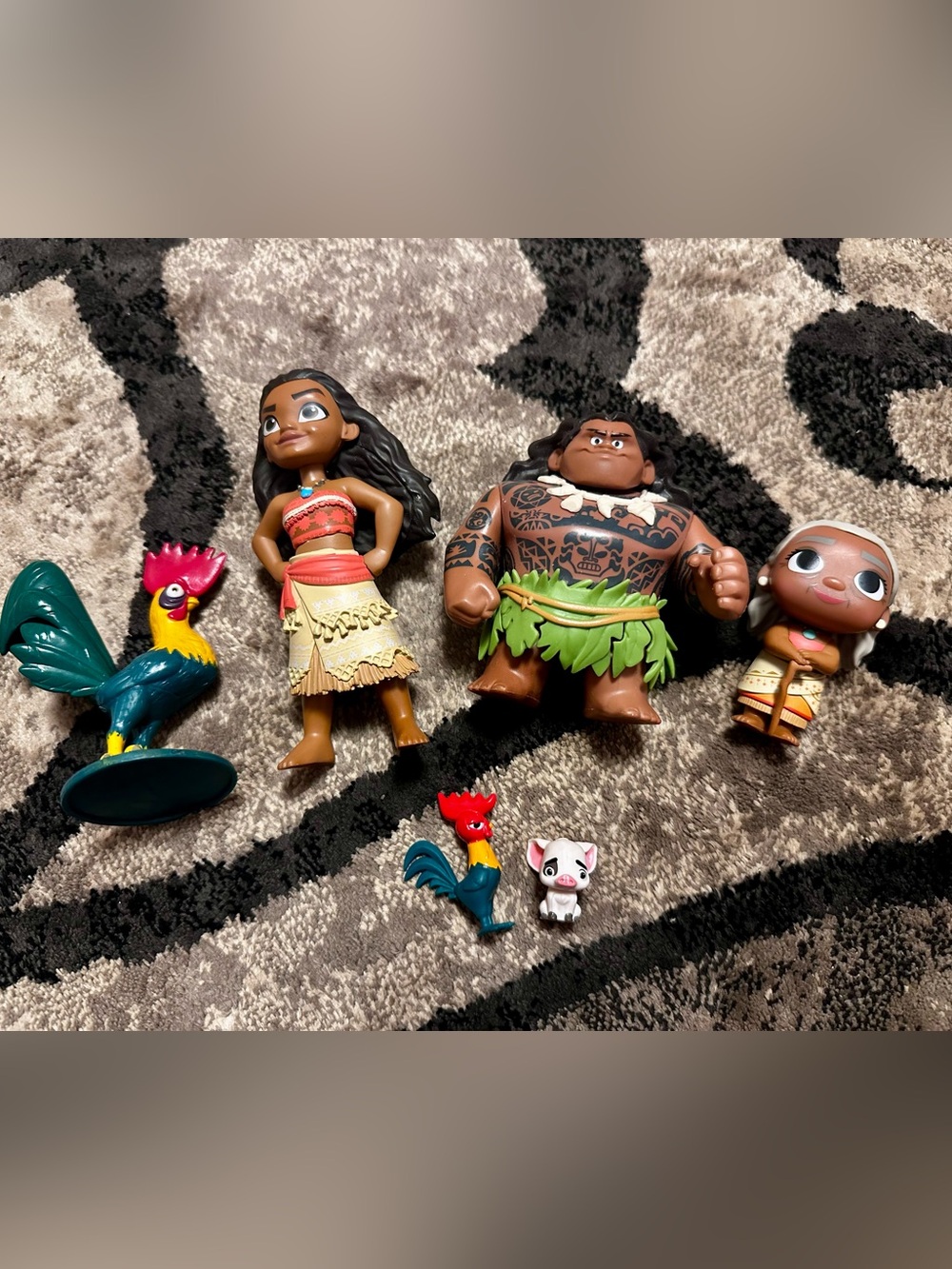 Disney Moana Kids Toy Figure Set - Moana, Maui, Hei Hei, Pua - Brown, Green, Red